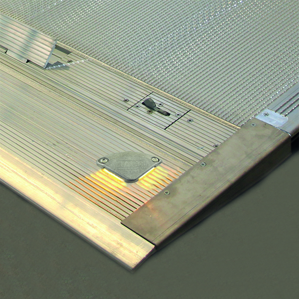 Alternative view of Lift lys med kombineret blitzlys til lad biler